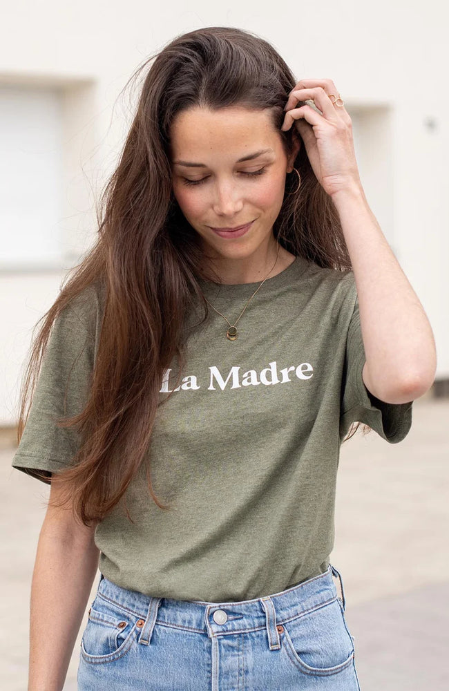 
                  
                    T-shirt la Madre Kaki
                  
                