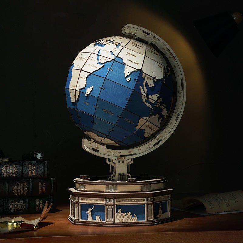 
                  
                    Maquette en Bois - Le Globe
                  
                