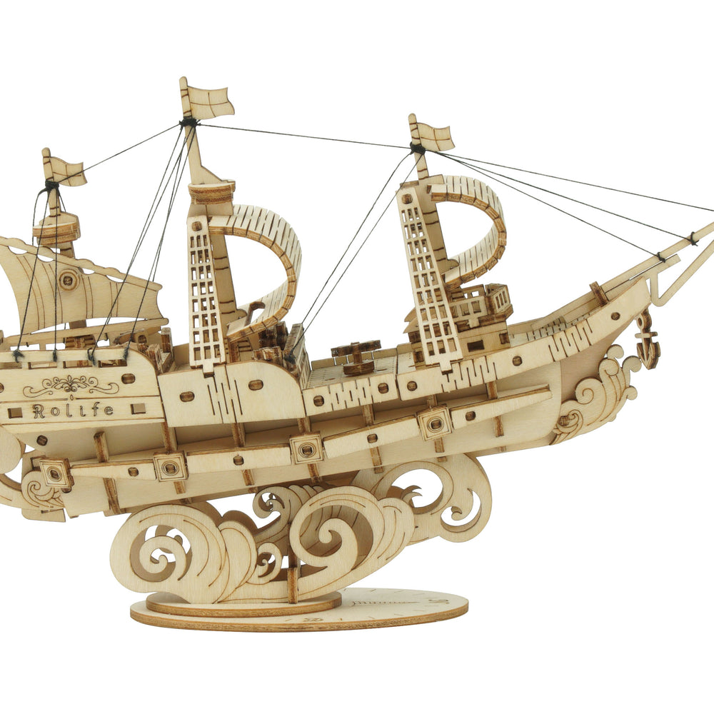 
                  
                    Maquette en Bois - Bateau à Voiles
                  
                